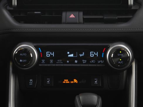 Used 2025 Toyota RAV4 XLE w/ Convenience Package image 15