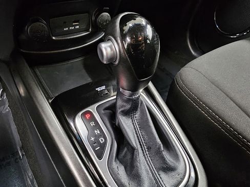 Used 2013 Kia Soul + FWD image 18