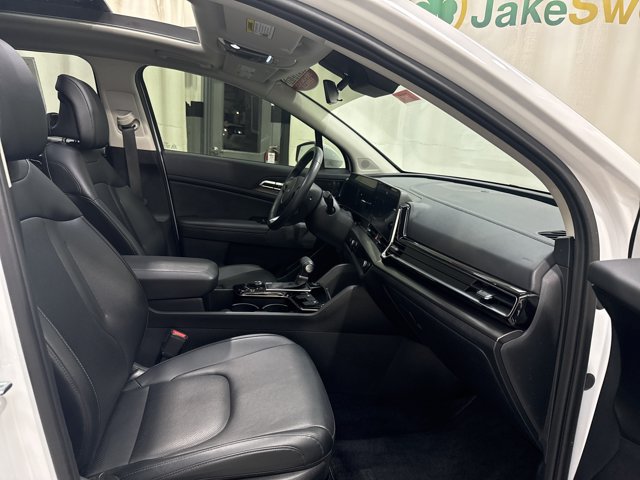 Certified 2025 Kia Sportage EX w/ Premium Package AWD/4WD image 32