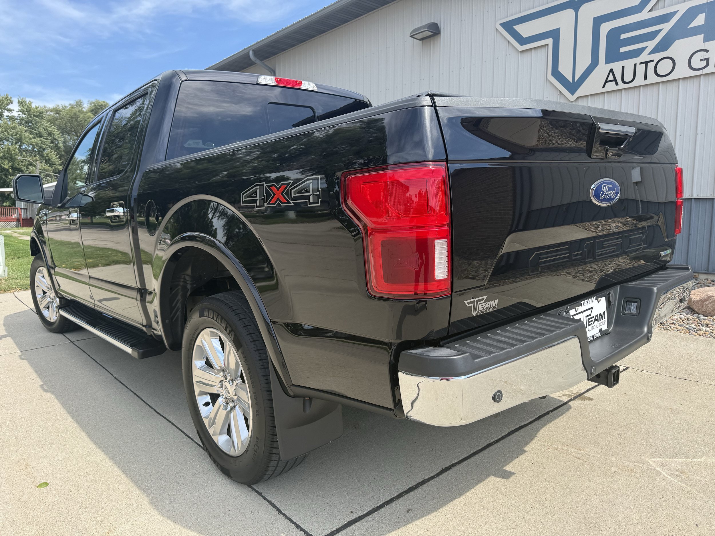 Used 2020 Ford F150 Lariat w/ Equipment Group 502A Luxury AWD/4WD image 4