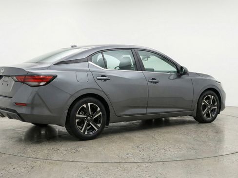 Used 2025 Nissan Sentra SV FWD image 9