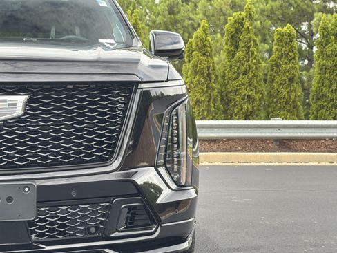 Used 2025 Cadillac Escalade V w/ LPO, ONYX Package AWD/4WD image 20