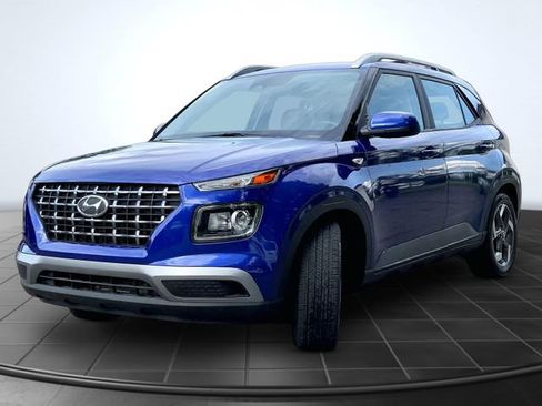 Used 2023 Hyundai Venue SEL FWD image 4