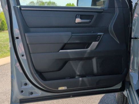 New 2026 Toyota Tundra Platinum AWD/4WD image 10