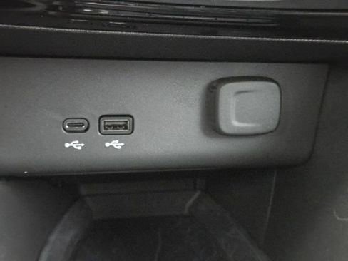 Used 2024 Buick Encore GX Sport Touring image 6