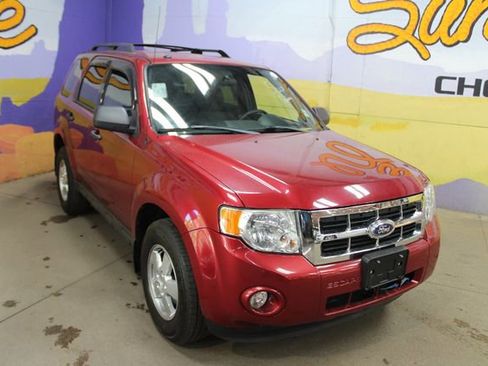 Used 2012 Ford Escape XLT FWD image 2