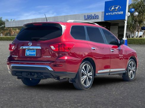 Used 2018 Nissan Pathfinder Platinum FWD image 3