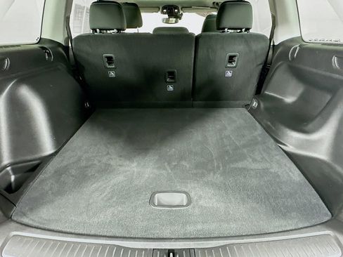 Certified 2023 Jeep Grand Cherokee Laredo w/ Luxury Tech Group I image 38