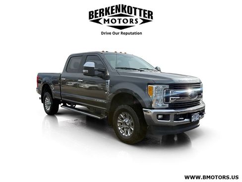 Used 2017 Ford F250 XLT w/ XLT Premium Package AWD/4WD image 1