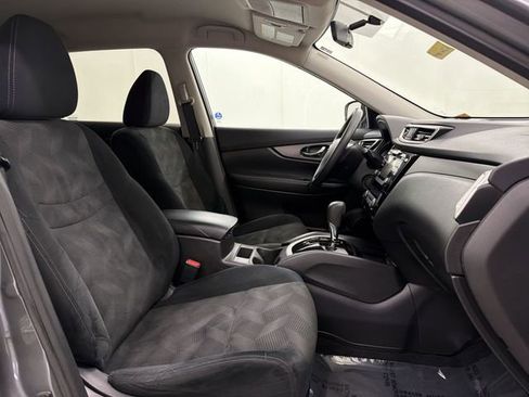 Used 2015 Nissan Rogue SV image 19