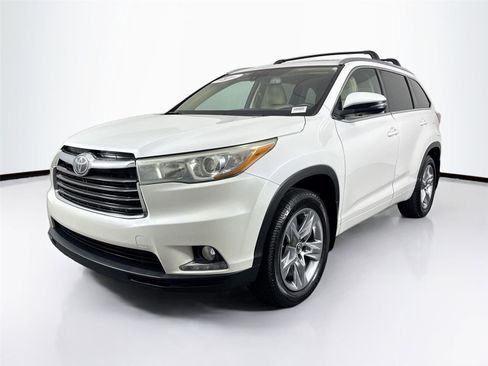 Used 2016 Toyota Highlander Limited image 2