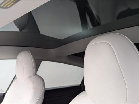 Used 2022 Tesla Model 3 image 29