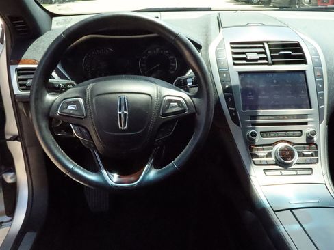 Used 2020 Lincoln MKZ Reserve FWD image 18