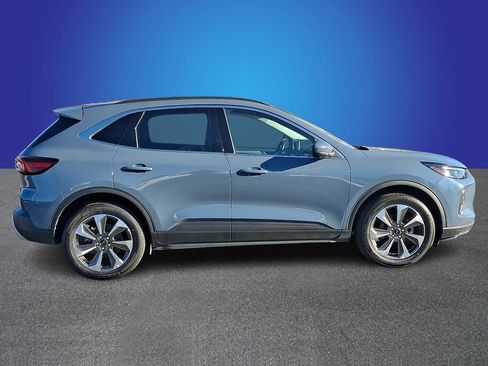 Used 2024 Ford Escape Platinum image 7