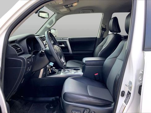 Used 2018 Toyota 4Runner SR5 Premium AWD/4WD image 7