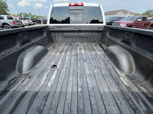 Used 2019 GMC Sierra 2500 Denali w/ Duramax Plus Package AWD/4WD image 8