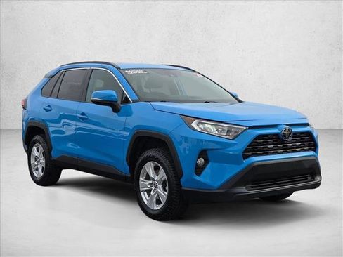 Used 2021 Toyota RAV4 XLE image 3