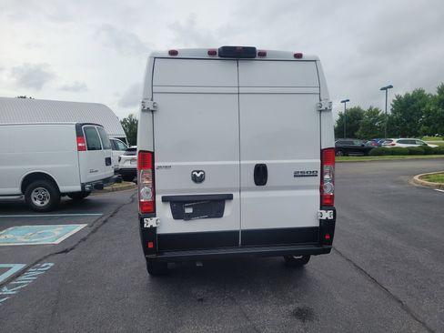 Used 2023 RAM ProMaster 2500 FWD image 10
