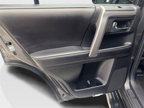 Used 2018 Toyota 4Runner 2WD image 37