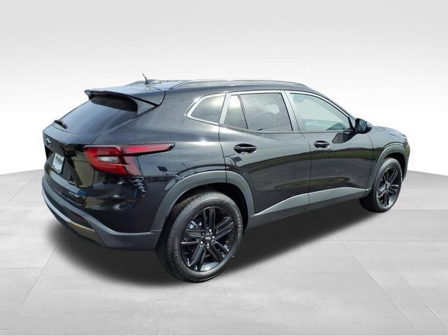New 2026 Chevrolet Trax ACTIV w/ Sunroof Package FWD image 3
