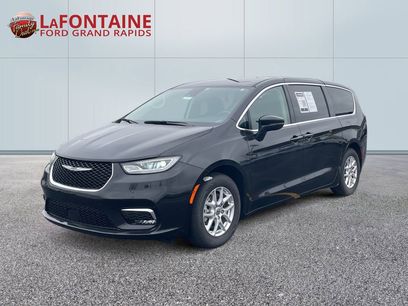 Used 2023 Chrysler Pacifica Touring-L
