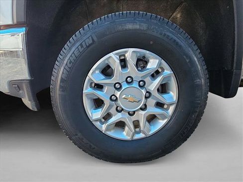 Certified 2022 Chevrolet Silverado 2500 LT w/ Convenience Package AWD/4WD image 23