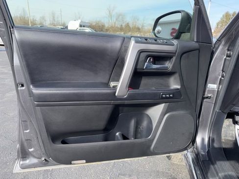Used 2019 Toyota 4Runner Limited image 9