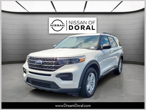 Used 2021 Ford Explorer XLT RWD image 1