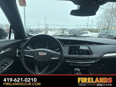 Used 2020 Cadillac XT4 Premium Luxury image 8