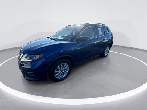 Used 2019 Nissan Rogue S w/ Special Edition Package image 4
