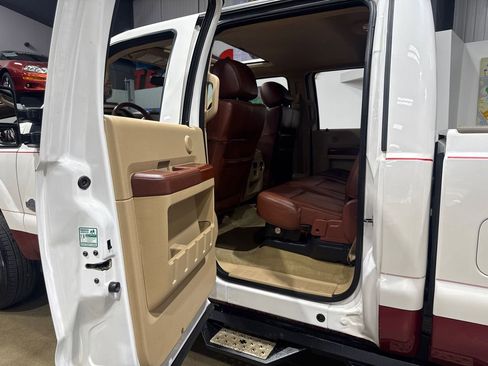 Used 2014 Ford F350 King Ranch w/ King Ranch w/Chrome Package image 89