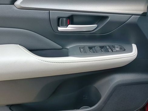 New 2026 Toyota Grand Highlander XLE AWD/4WD image 10