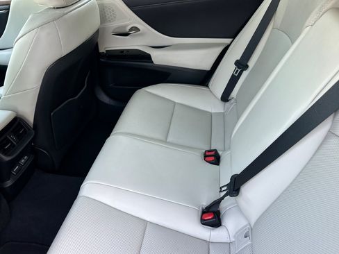 Certified 2025 Lexus ES 350 w/ Premium Package FWD image 23