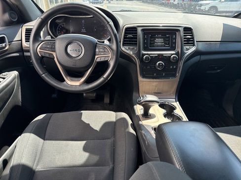 Used 2015 Jeep Grand Cherokee Laredo w/ Quick Order Package 23E AWD/4WD image 8