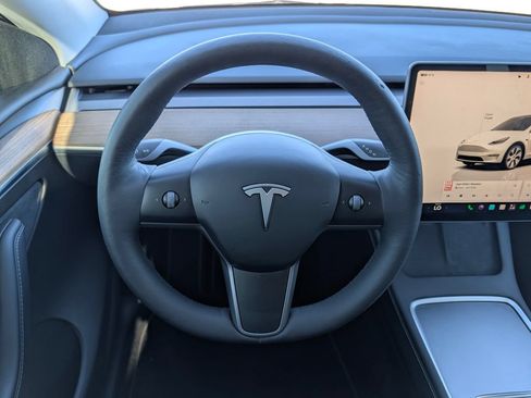 Used 2023 Tesla Model Y Long Range AWD/4WD image 16