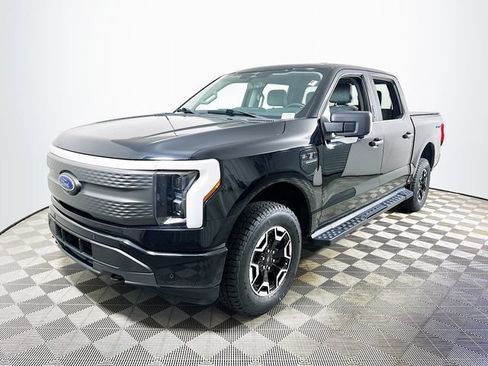 Used 2023 Ford F150 Lightning XLT AWD/4WD image 7