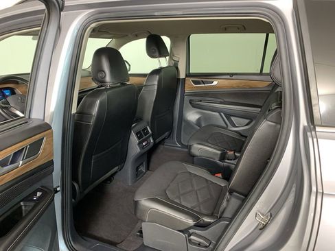 Used 2024 Volkswagen Atlas SE AWD/4WD image 34