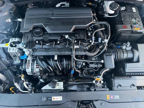 Used 2025 Hyundai Elantra Sport FWD image 29