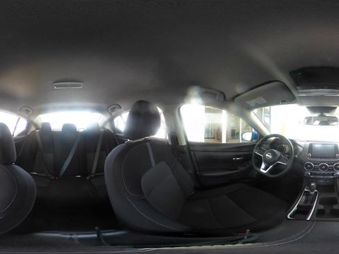 Used 2025 Nissan Sentra SV FWD image 40
