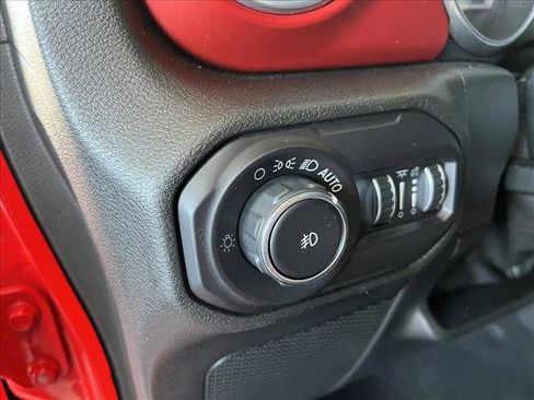 Used 2018 Jeep Wrangler Unlimited Rubicon AWD/4WD image 17