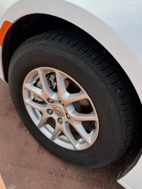 Used 2024 Chrysler Pacifica Touring-L FWD image 18