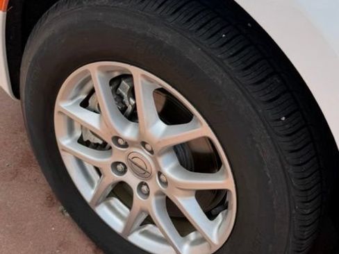 Used 2024 Chrysler Pacifica Touring-L FWD image 18