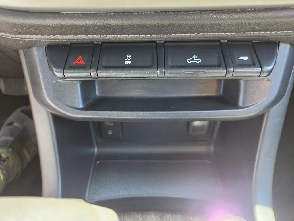 Used 2018 GMC Canyon SLE w/ SLE Convenience Package RWD image 32