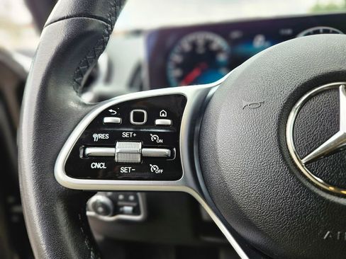 Used 2020 Mercedes-Benz GLB 250 4MATIC image 27