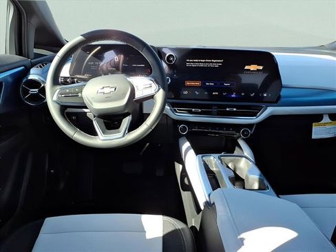 New 2026 Chevrolet Equinox EV LT image 13