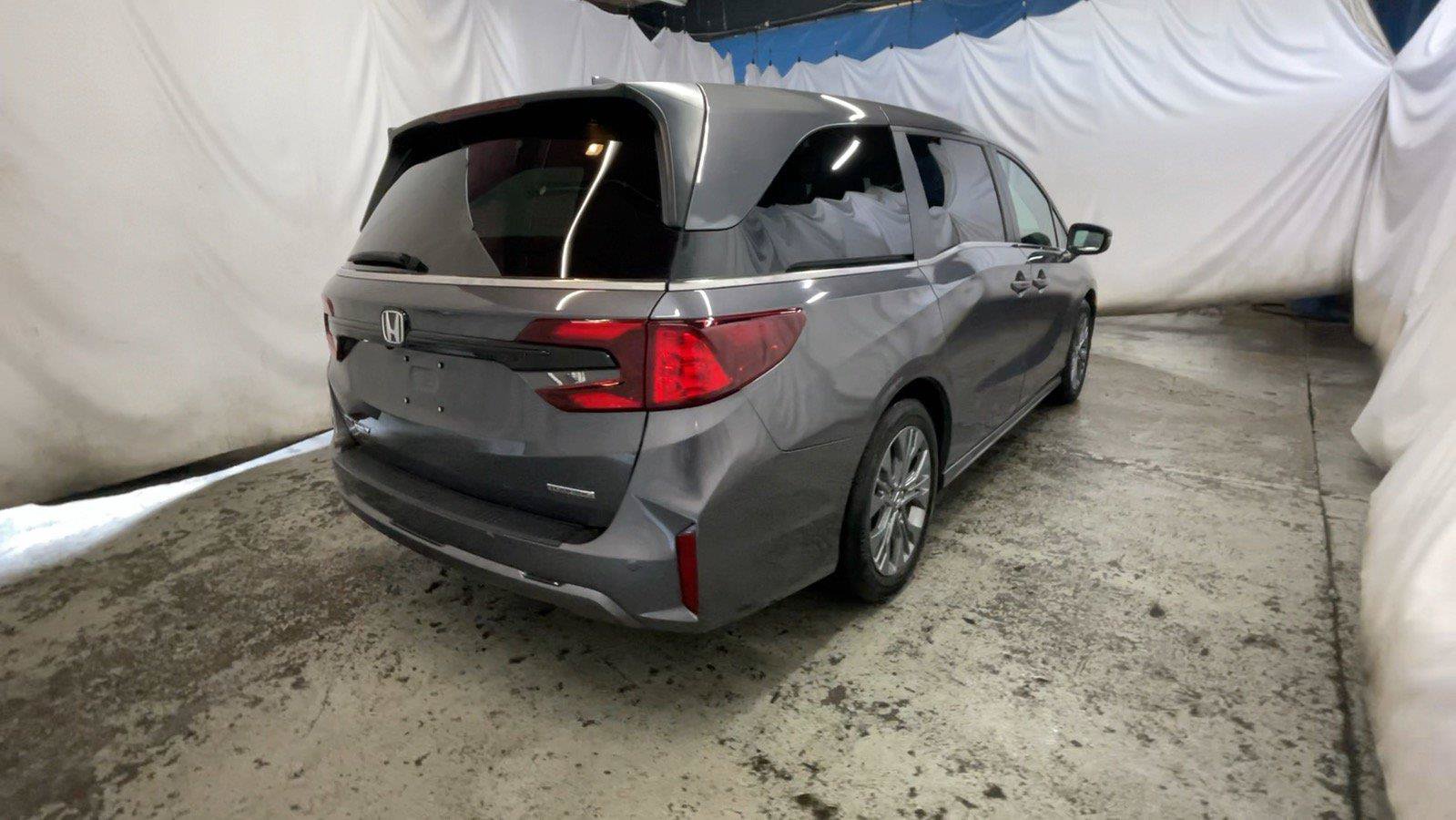 Certified 2025 Honda Odyssey Touring image 6