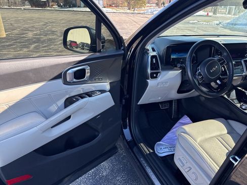 Used 2023 Kia Sorento SX Prestige image 24