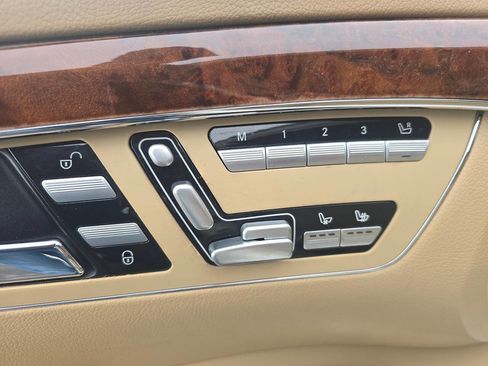 Used 2013 Mercedes-Benz S 550 4MATIC image 11