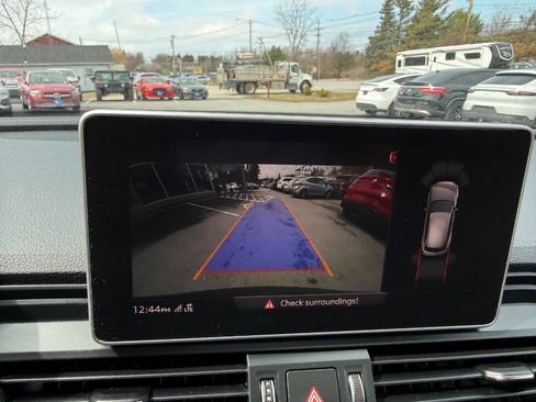 Used 2019 Audi SQ5 Premium Plus w/ Premium Plus Package image 26