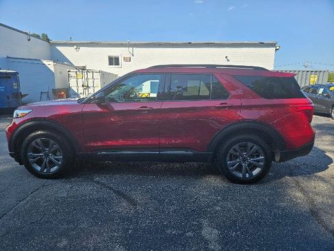 Certified 2024 Ford Explorer XLT w/ Equipment Group 202A AWD/4WD image 8